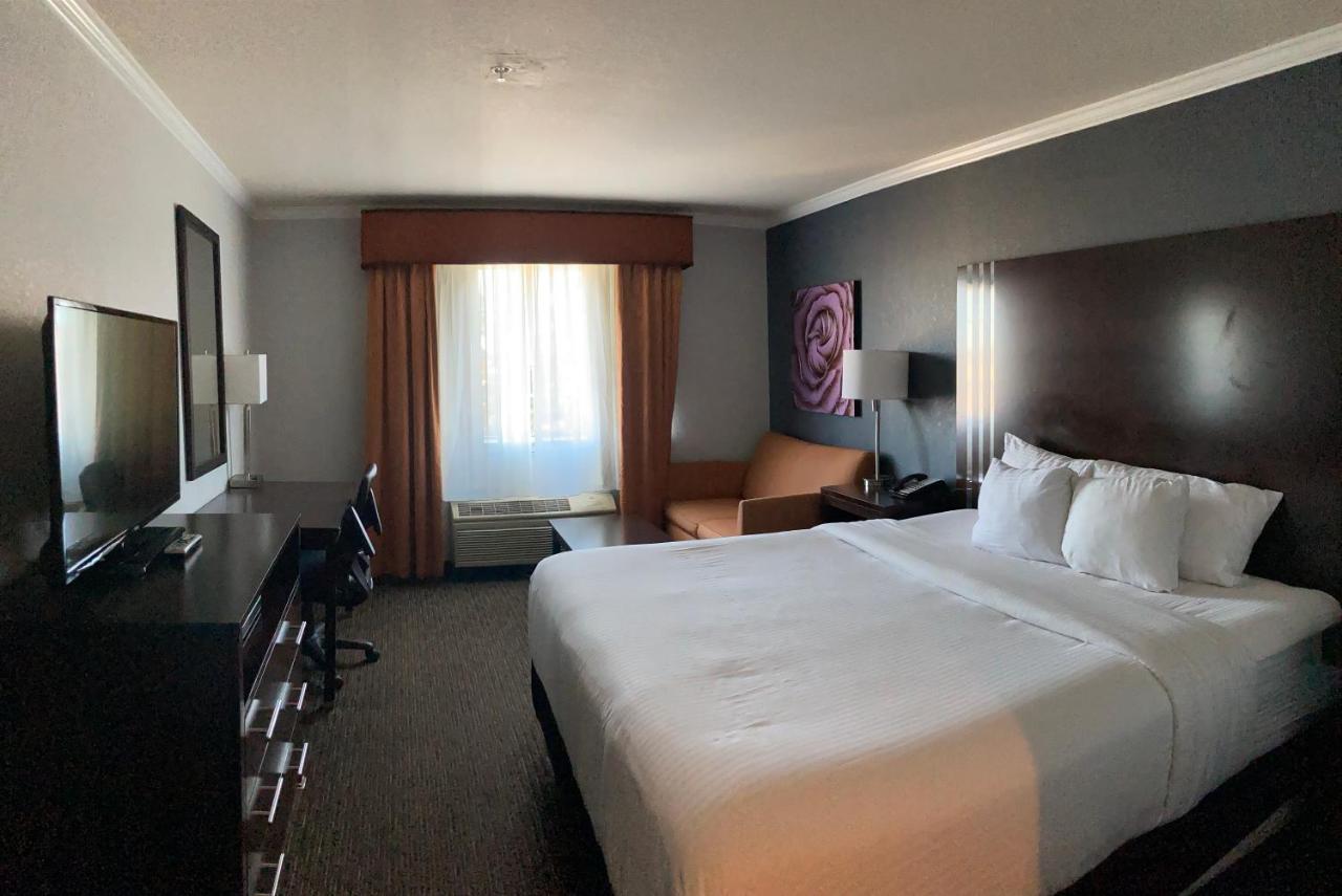 La Quinta By Wyndham Davis Hotel Buitenkant foto