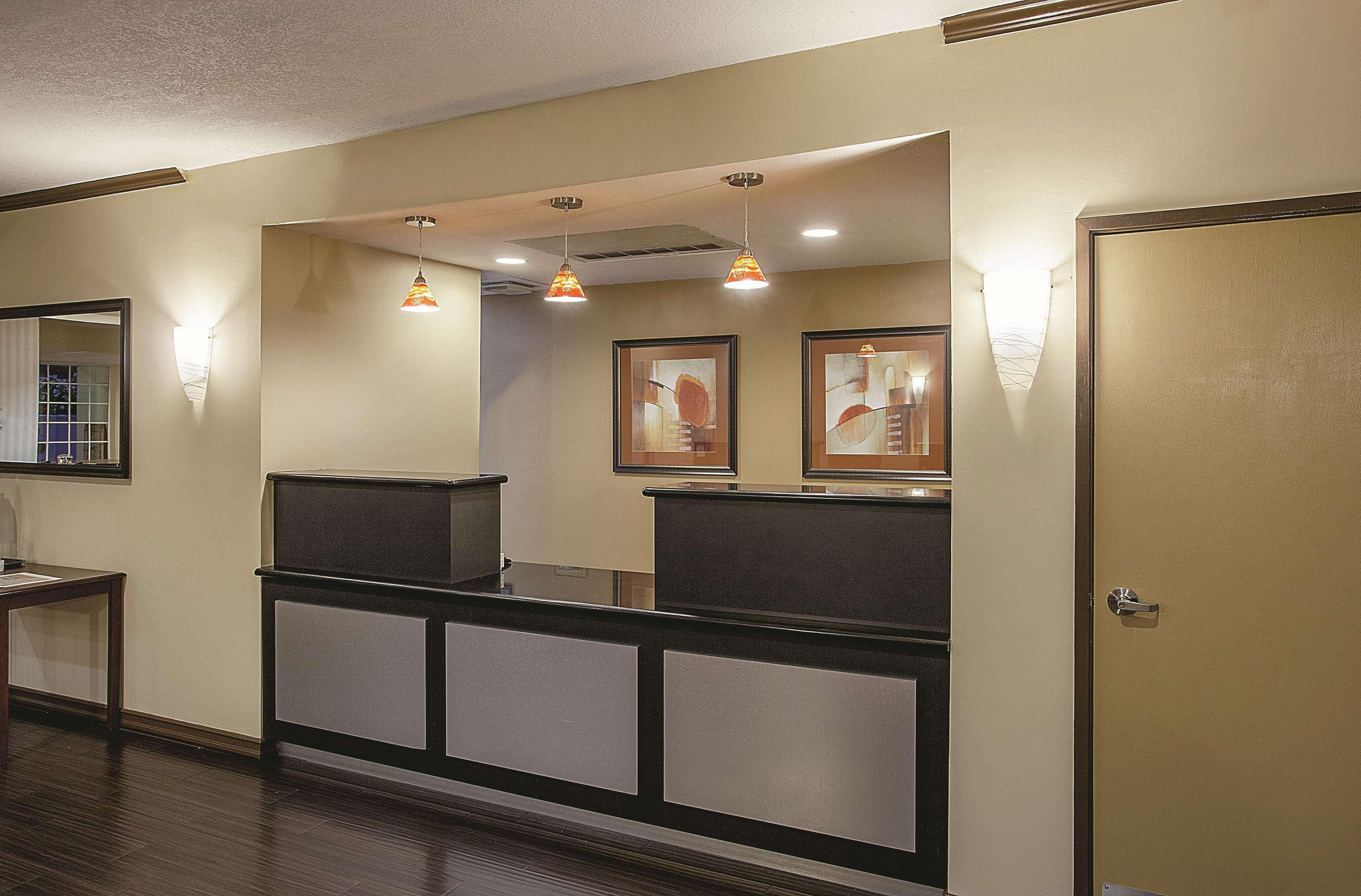 La Quinta By Wyndham Davis Hotel Buitenkant foto