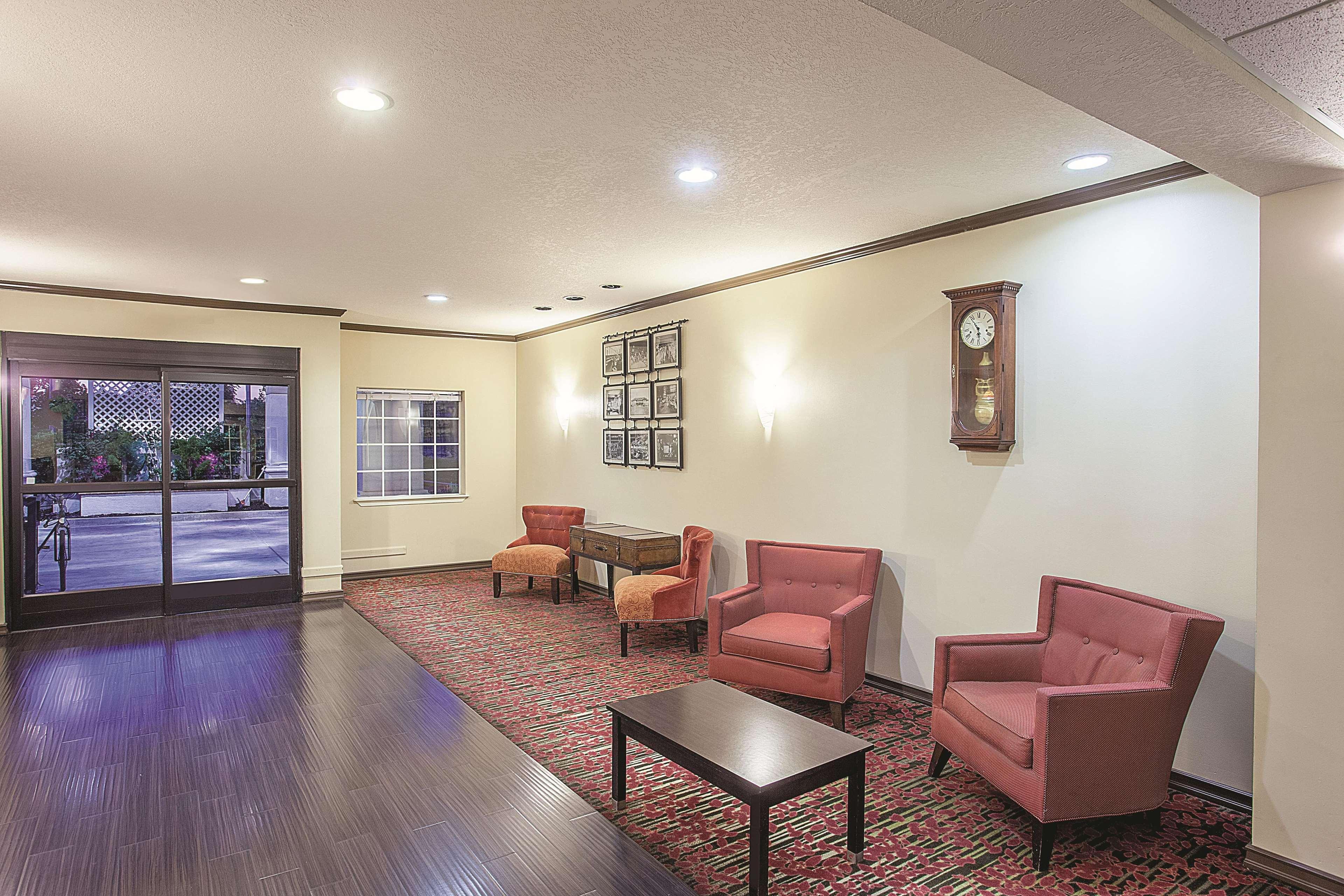 La Quinta By Wyndham Davis Hotel Buitenkant foto