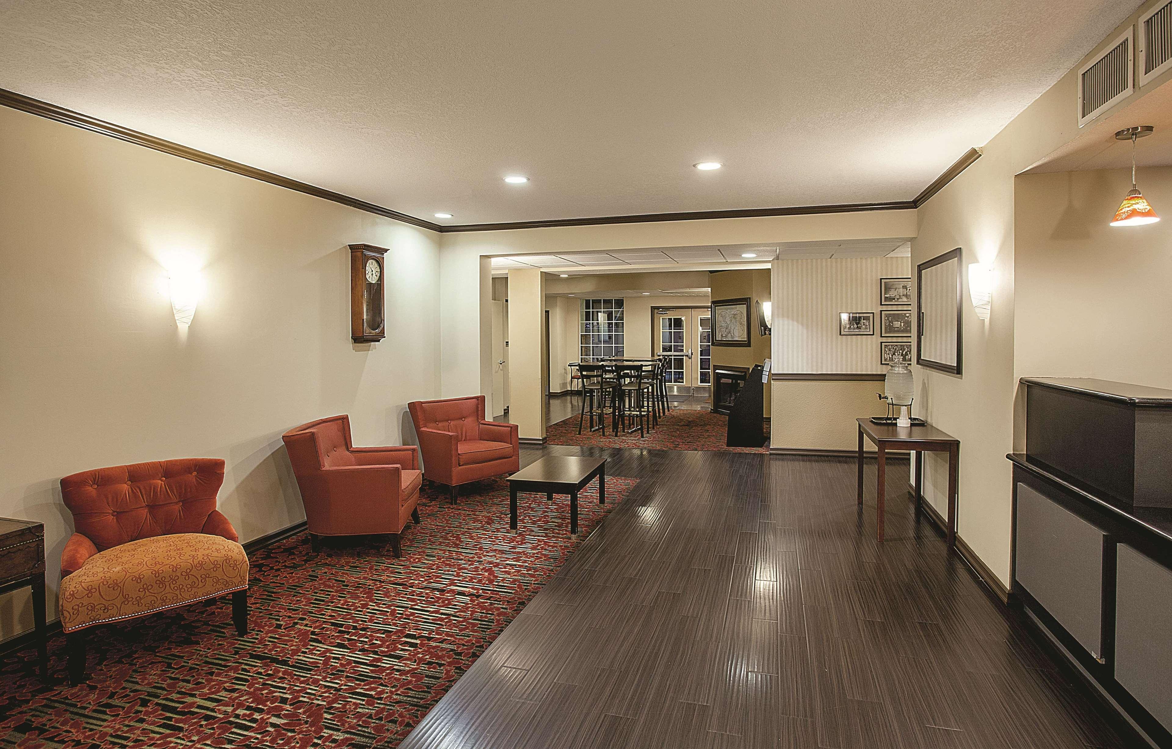 La Quinta By Wyndham Davis Hotel Buitenkant foto
